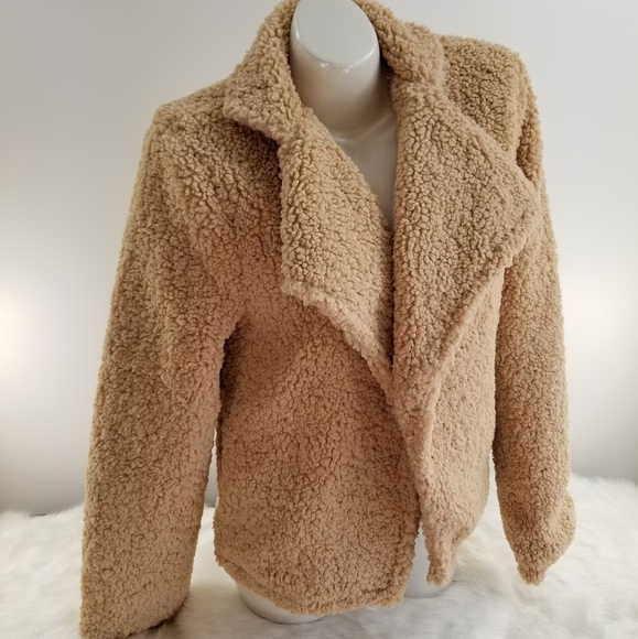 Sherpa Jacket - Picture 2 of 8